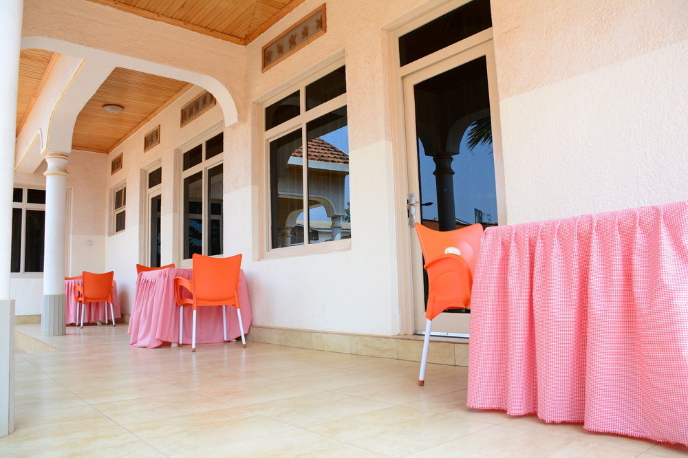 Martin Aviator Hotel Kigali Exterior photo